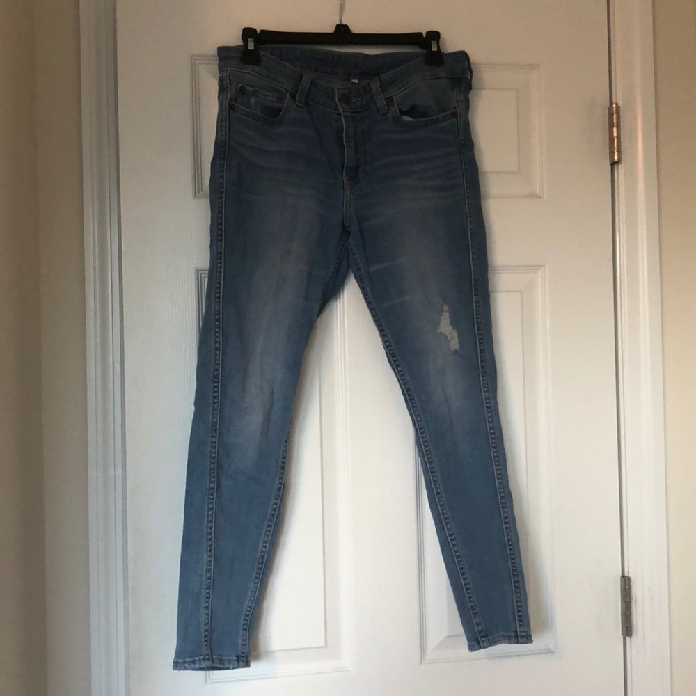 Levi skinny jeans size 28